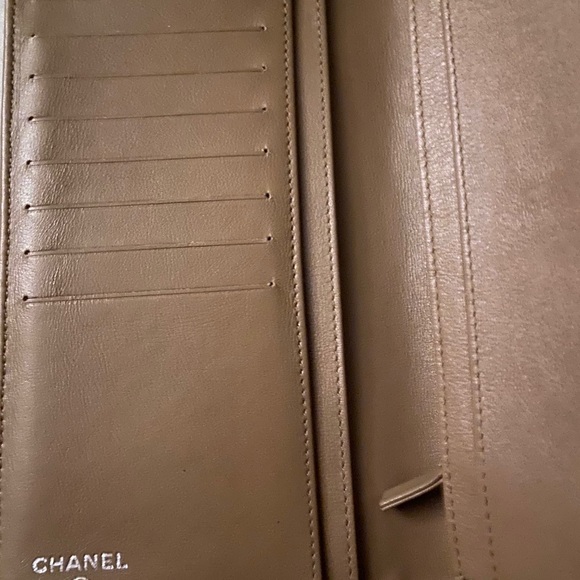 Authentic Chanel tan caramel wallet - Picture 2 of 8
